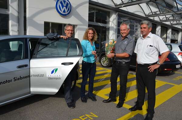 feierliche Autoübergabe am 25. September 2015