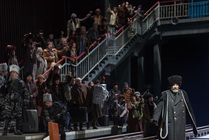 Chor und Extrachor des Theater Basel, Bryony Dwyer, Vladimir Matorin