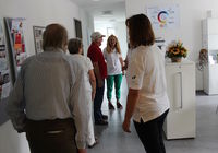 Viele Besucherinnen und Besucher wollen die neuen Räume sehen.